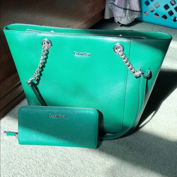 Calvin Klein Purse - Picture 1 of 3